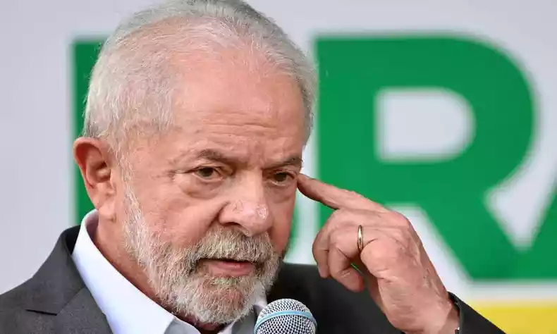 Lula critica ausência de governadores e diz que anda de cabeça erguida porque não prioriza aliados