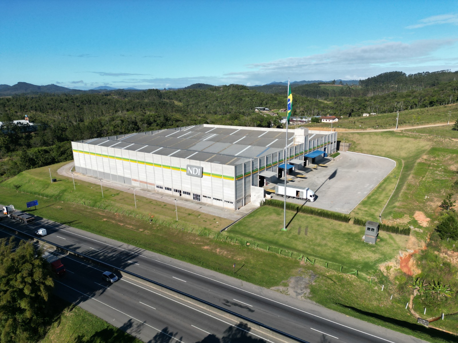 Crescente movimentação em portos de Santa Catarina aumenta procura por centros logísticos altamente tecnológicos no estado