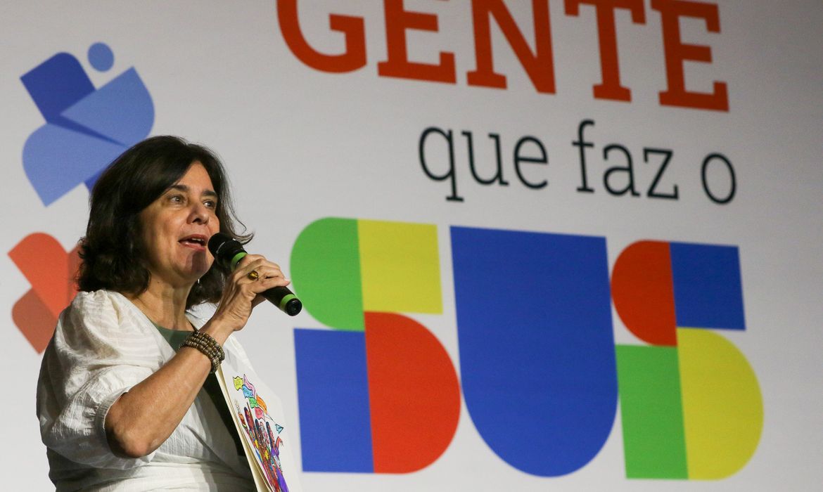 Brasília, 10/10/2023 A ministra da Saúde, Nísia Trindade, durante abertura do evento Gente que faz o SUS acontecer  Foto: Fabio Rodrigues-Pozzebom/ Agência Brasil